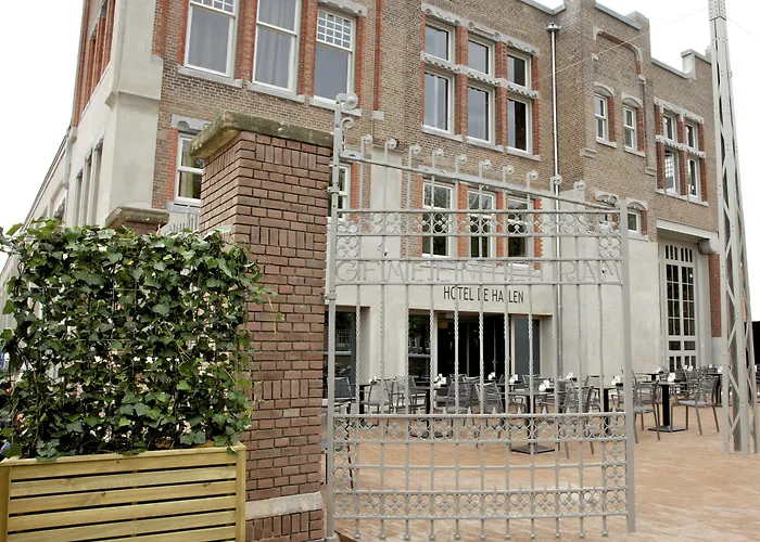 Hotel De Hallen 4*