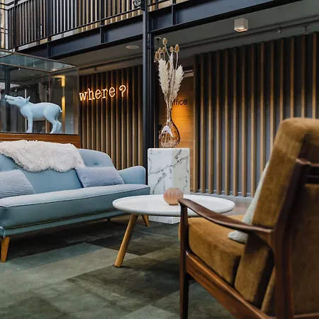 De Hallen 4*