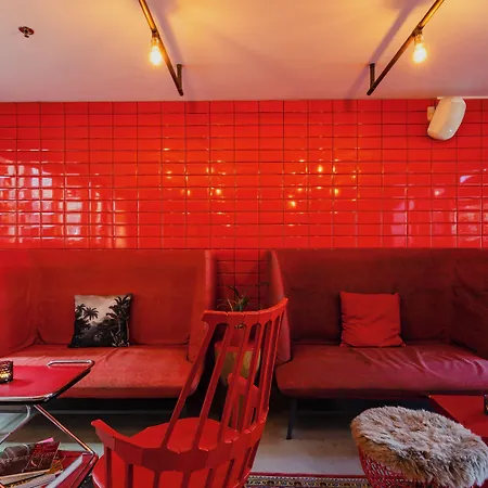 Hotel De Hallen 4*