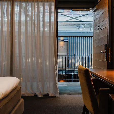 De Hallen Hotel