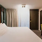 De Hallen 4*
