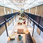 De Hallen Hotel