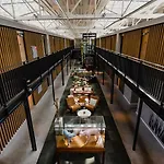De Hallen 4*